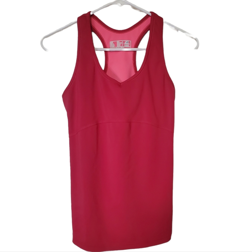 Women's magenta pink size medium New Balance racerback workout tank w/ shelf bra